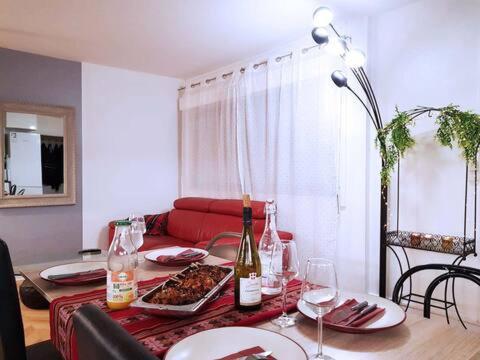 פוטו Pretty And Neat Bedroom In My Cosy Appartment. מראה חיצוני תמונה